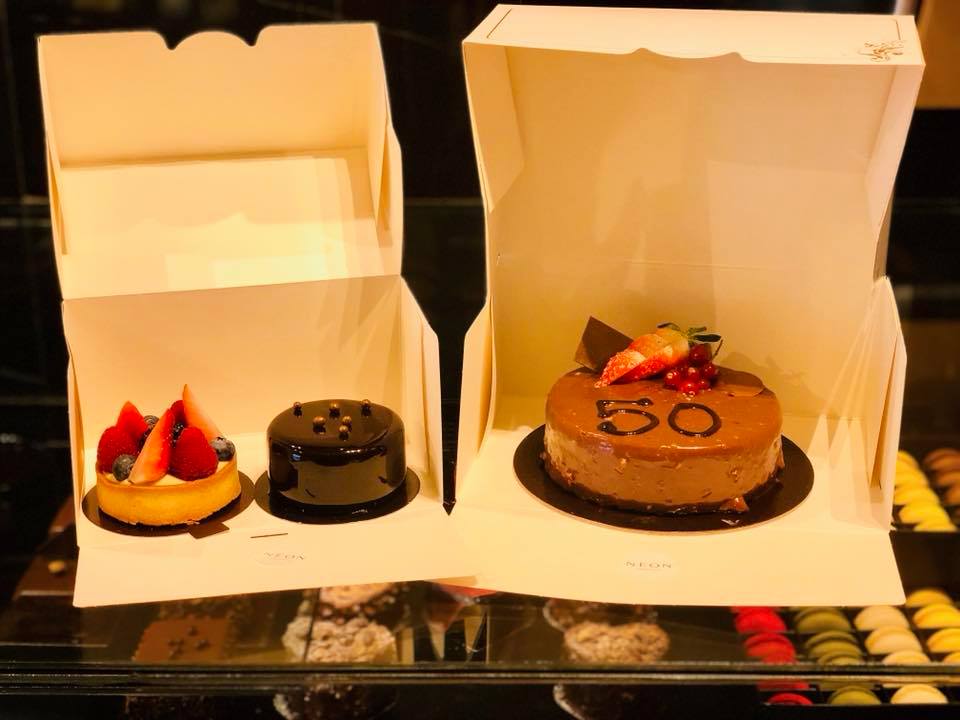 Süße Sünde – Alle Törtchen zum Mitnehmen, Café NEON Landshut